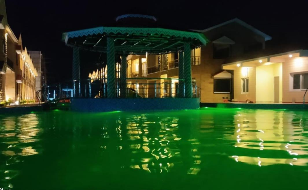 Swarnabhoomi Beach Resort Мандармани Экстерьер фото