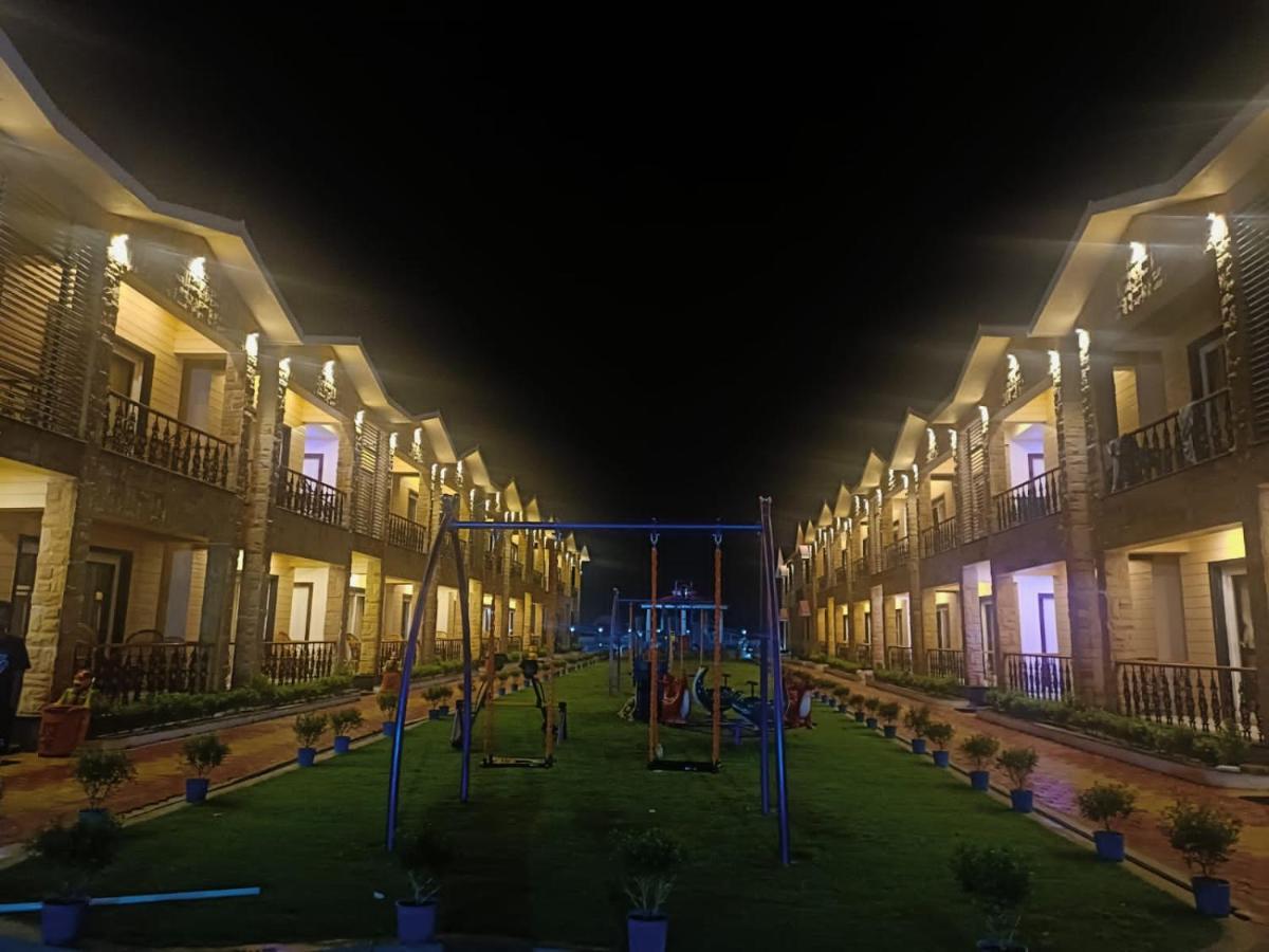 Swarnabhoomi Beach Resort Мандармани Экстерьер фото