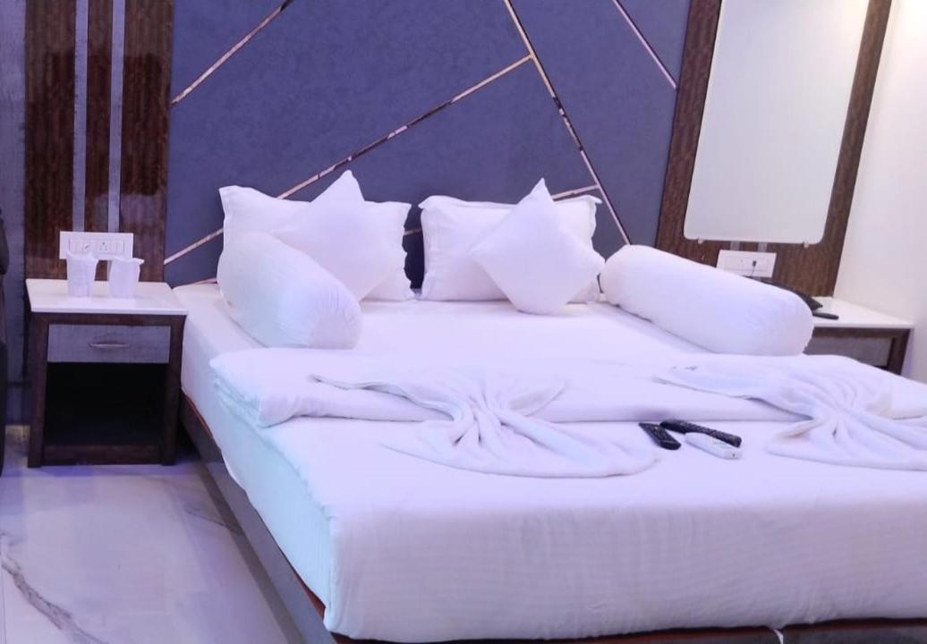 Swarnabhoomi Beach Resort Мандармани Экстерьер фото