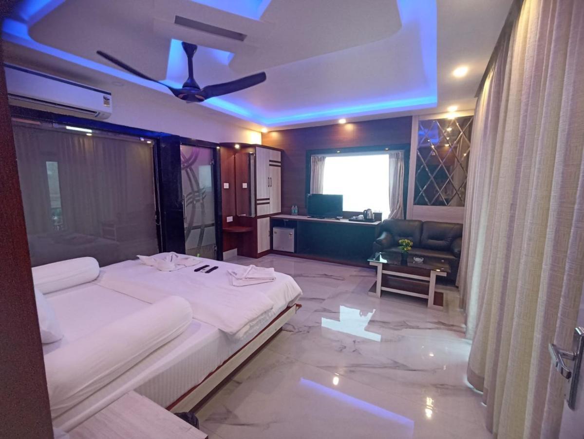 Swarnabhoomi Beach Resort Мандармани Экстерьер фото